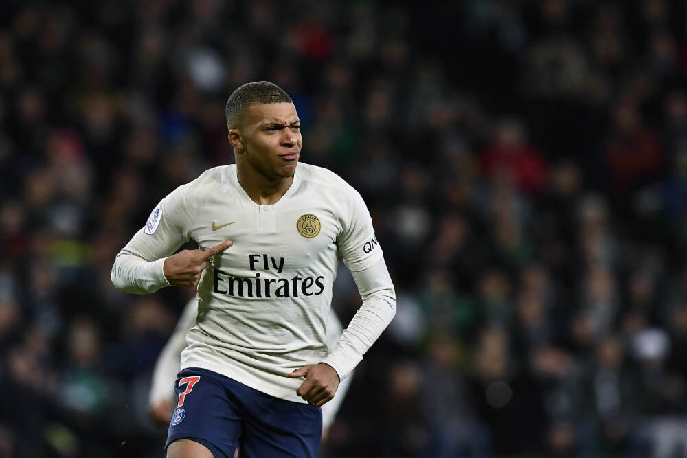 毛戈平创始人家族等拟集体减持，套现14亿港元